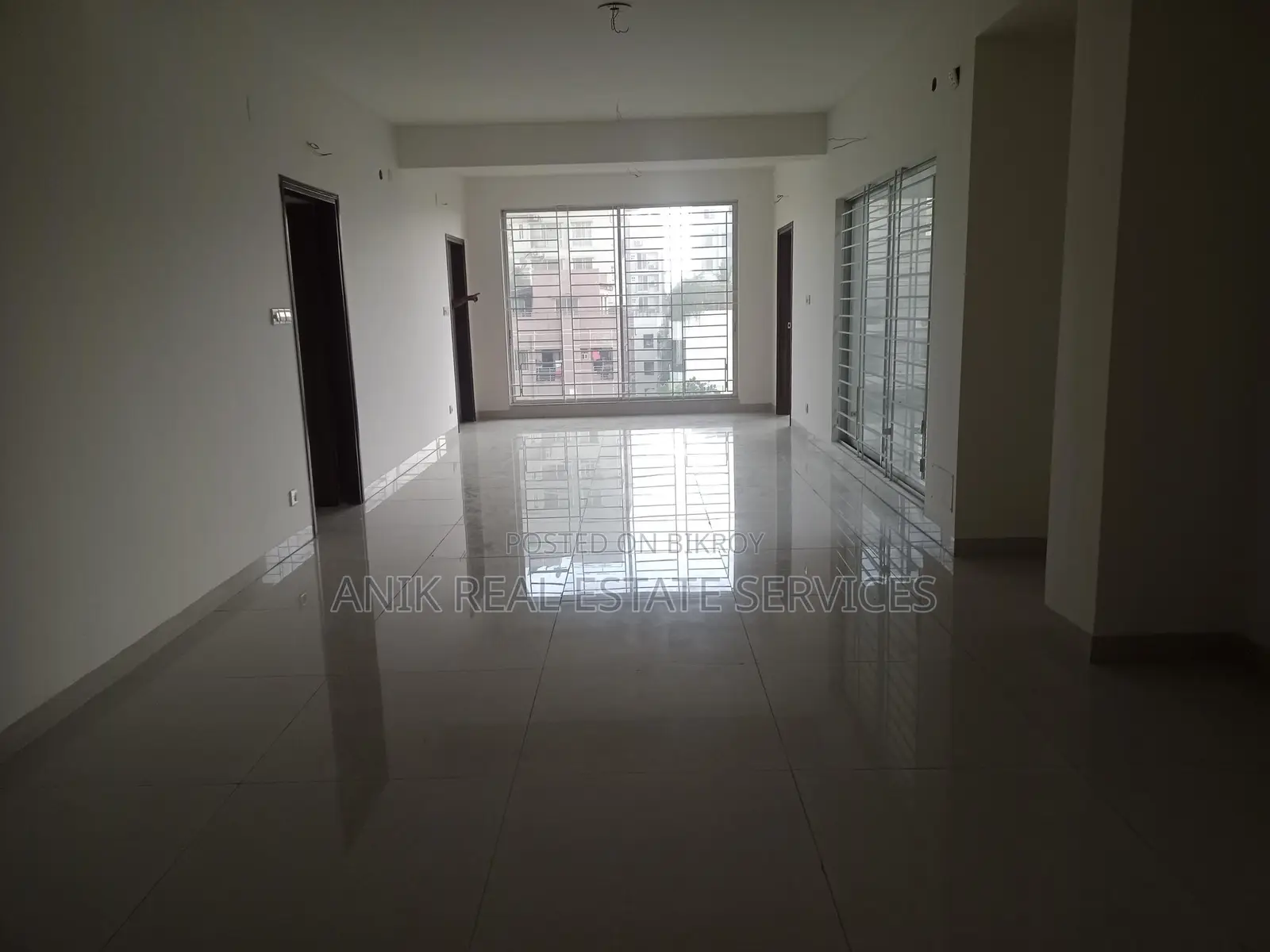New Good Quality 5000 Sft Unfurnished Flat Rent In Gulshan 2 in Gulshan