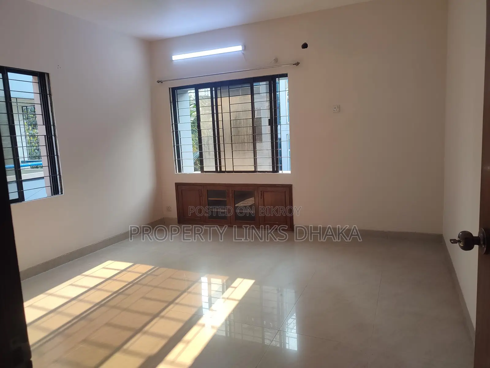 4 Bedrooms Flat For Rent In Banani Near Gulshan Lake Park in Banani