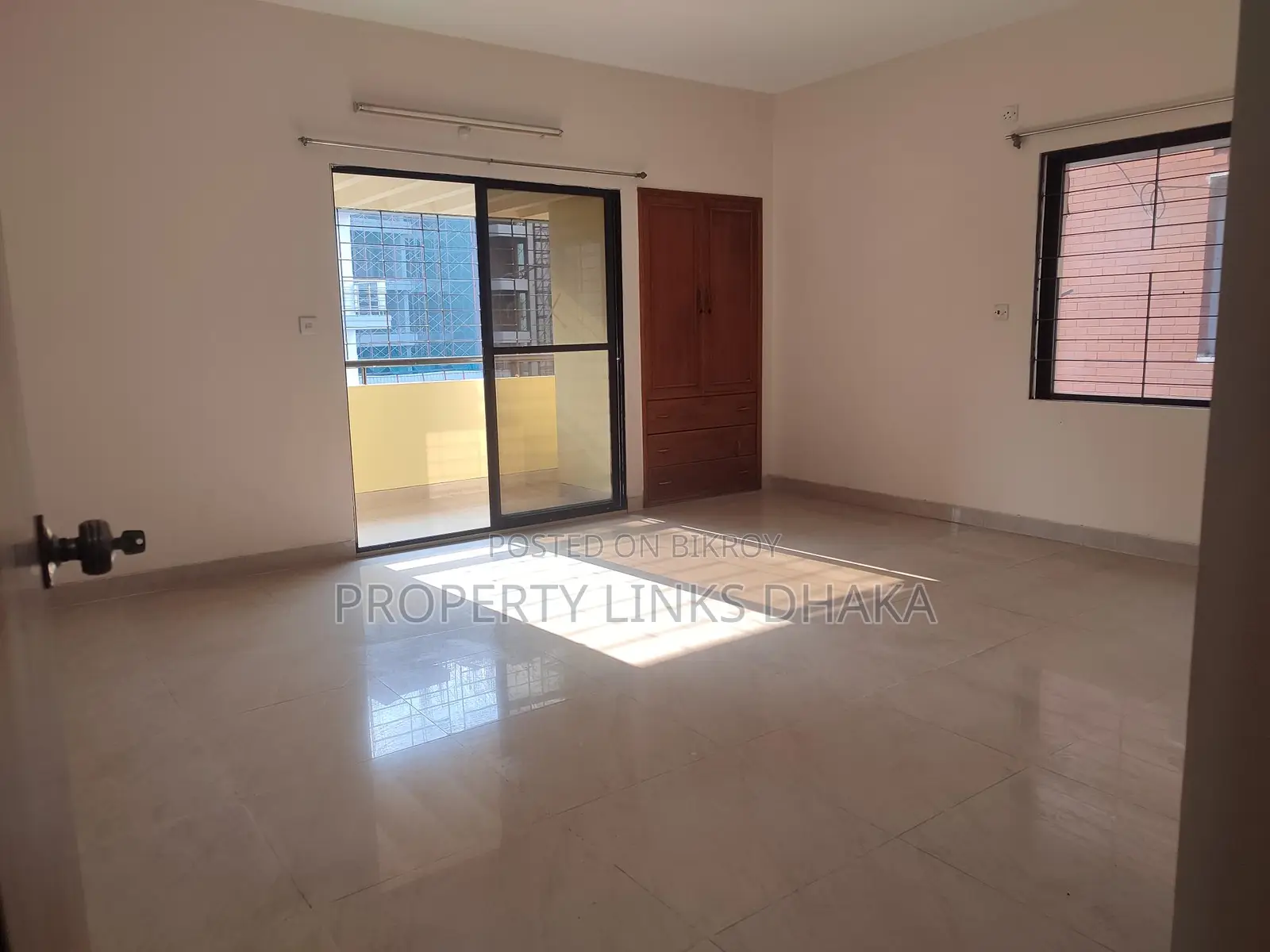 4 Bedrooms Flat For Rent In Banani Near Gulshan Lake Park in Banani