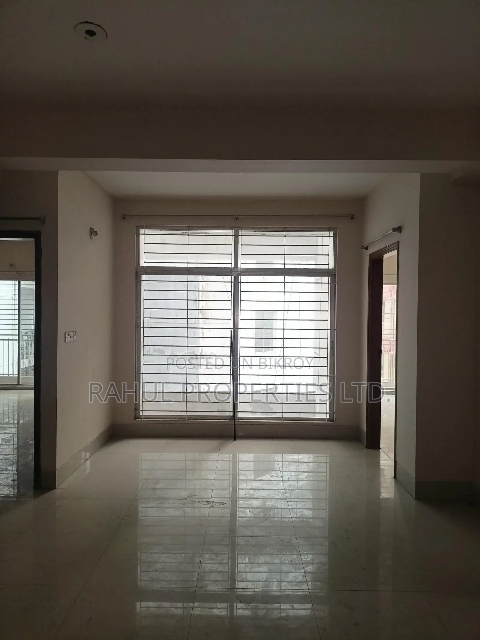 Used Flat For Sale [ D Block-1850 Sqft ] Bashundhara R/A in Basundhara