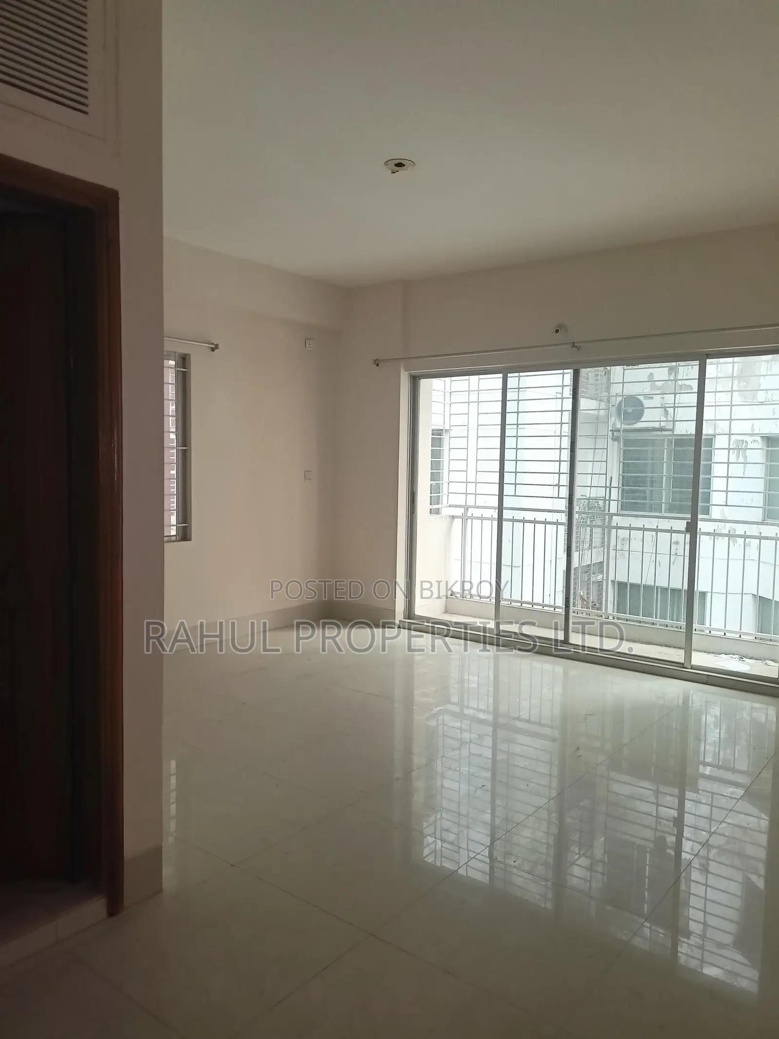 Used Flat For Sale [ D Block-1850 Sqft ] Bashundhara R/A in Basundhara