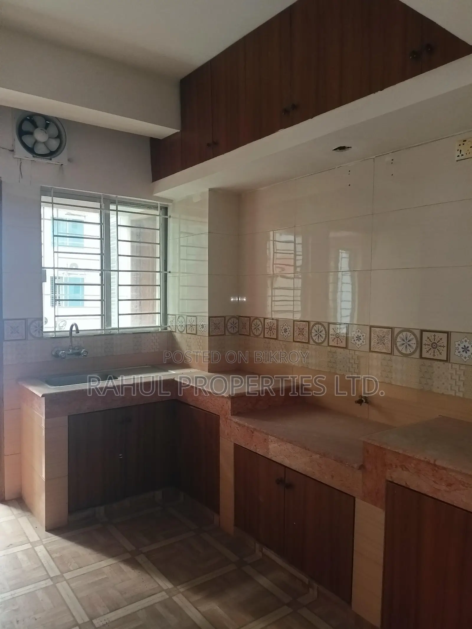 Used Flat For Sale [ D Block-1850 Sqft ] Bashundhara R/A in Basundhara