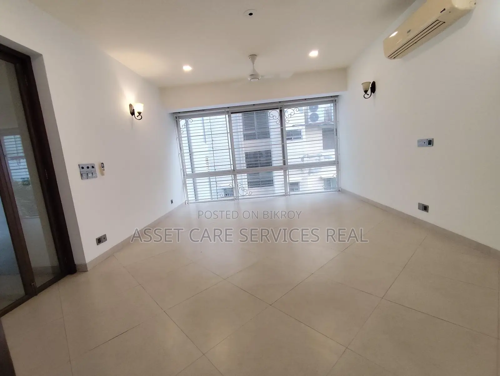 Baridhara Diplomatic Zone 4Bed Semi-Furnished Apartment Rent in Baridhara