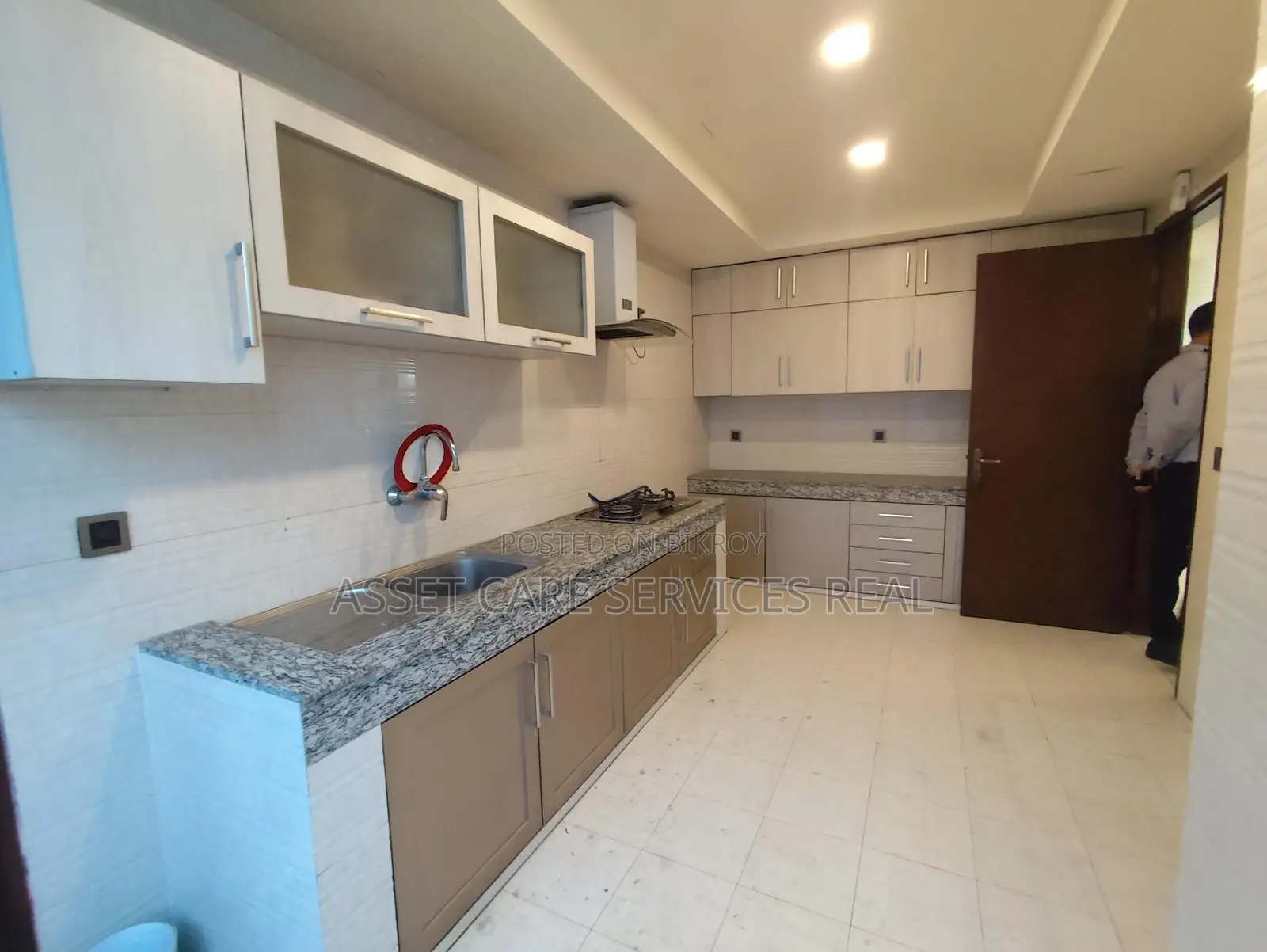 Baridhara Diplomatic Zone 4Bed Semi-Furnished Apartment Rent in Baridhara