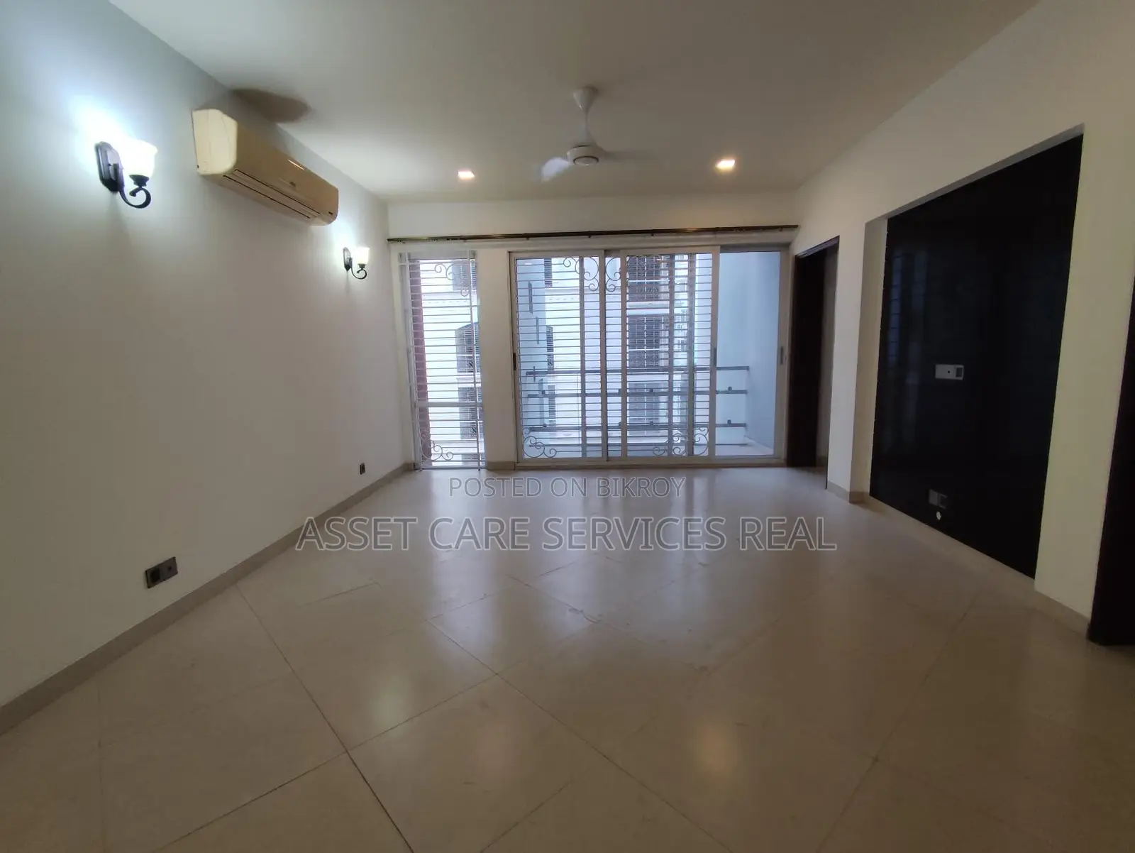 Baridhara Diplomatic Zone 4Bed Semi-Furnished Apartment Rent in Baridhara