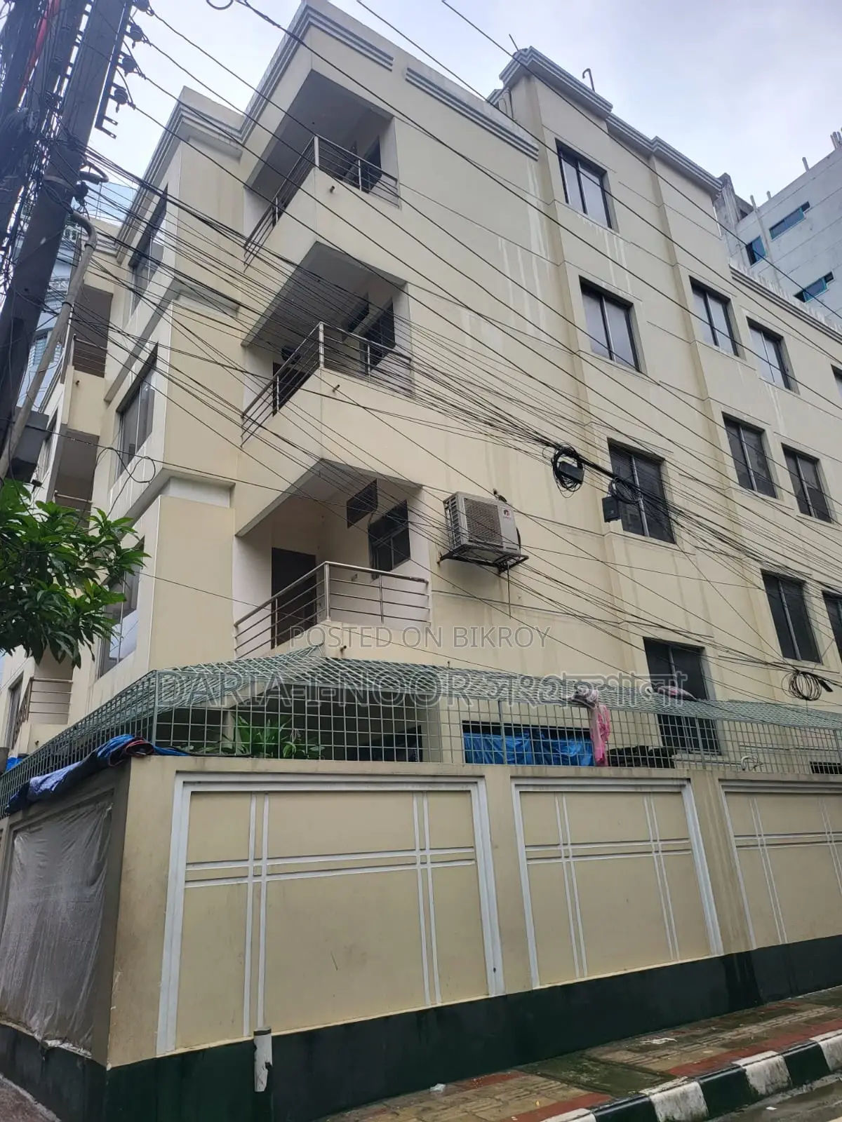 4-story house for sale on 5 Katha corner plot in Dhanmondi in Dhanmondi