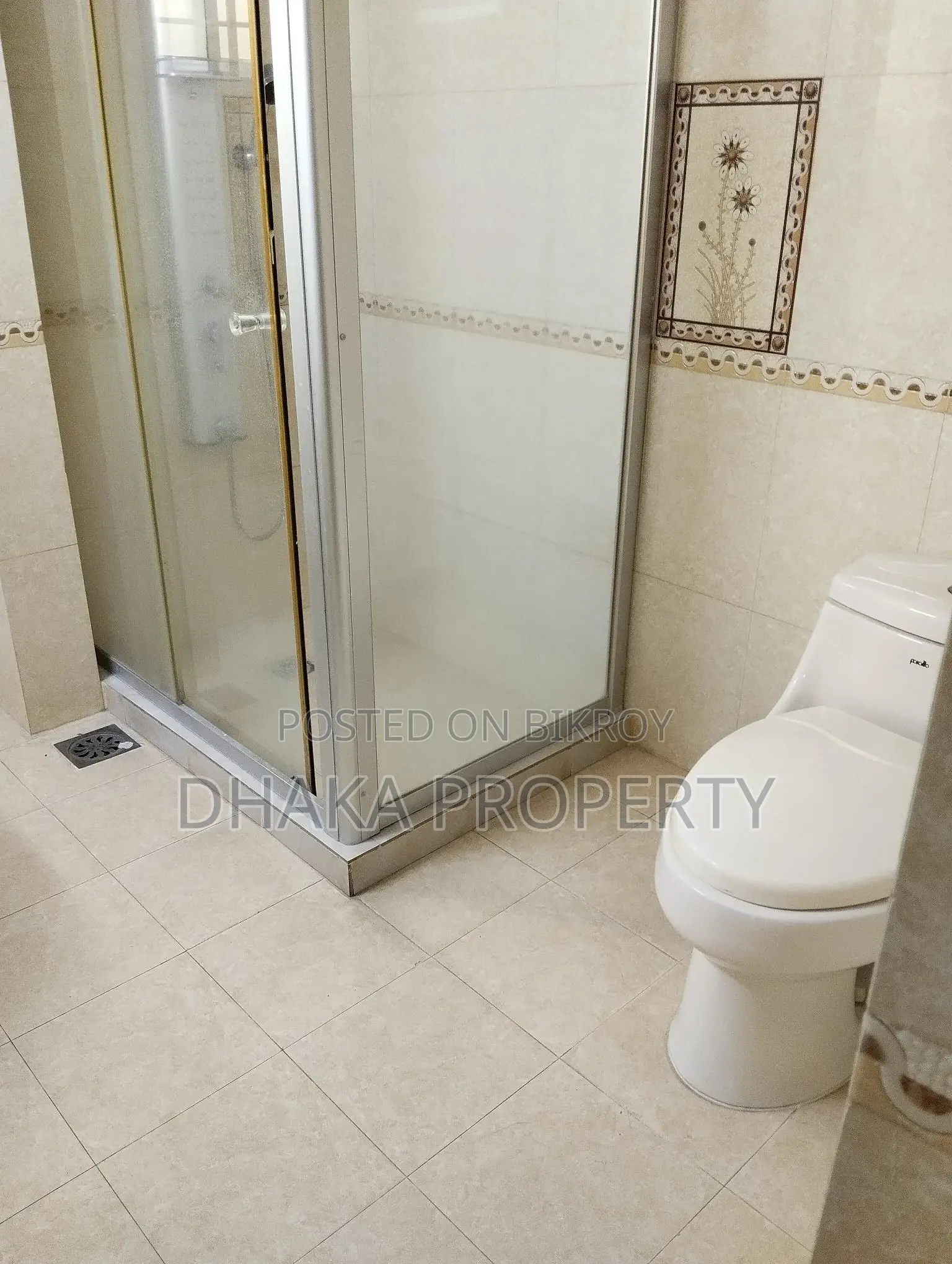 WELL DECORATED SAMI FURNISHED BED FLAT RENT IN BARIDHARA in Gulshan