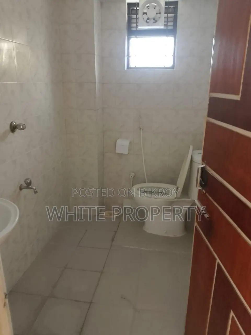 Used Apartment Sale at Mohammadpur Tazmohol Road in Mohammadpur