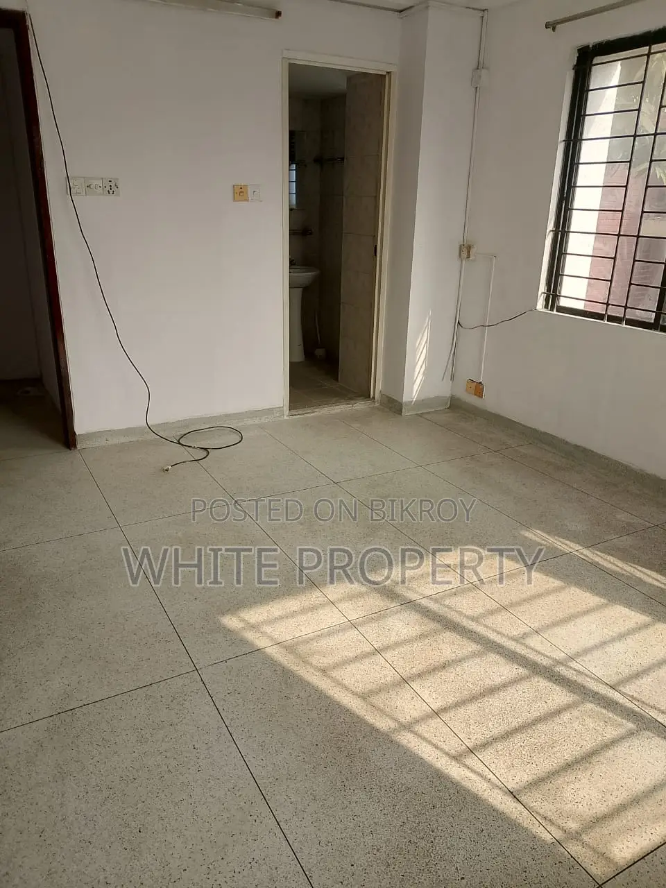 Used Apartment Sale at Mohammadpur Tazmohol Road in Mohammadpur