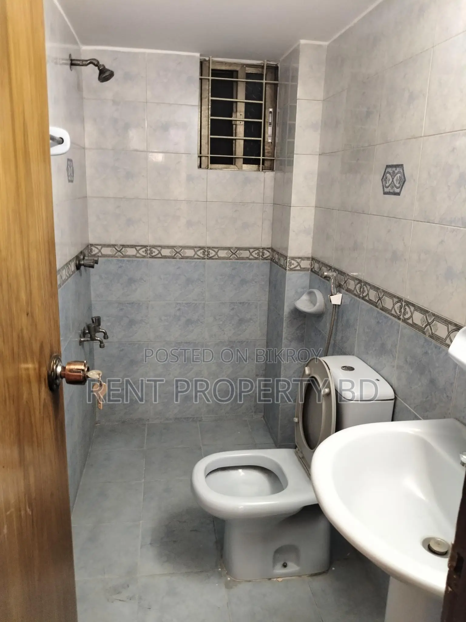 Unfurnished Flat For Rent In Banani in Banani