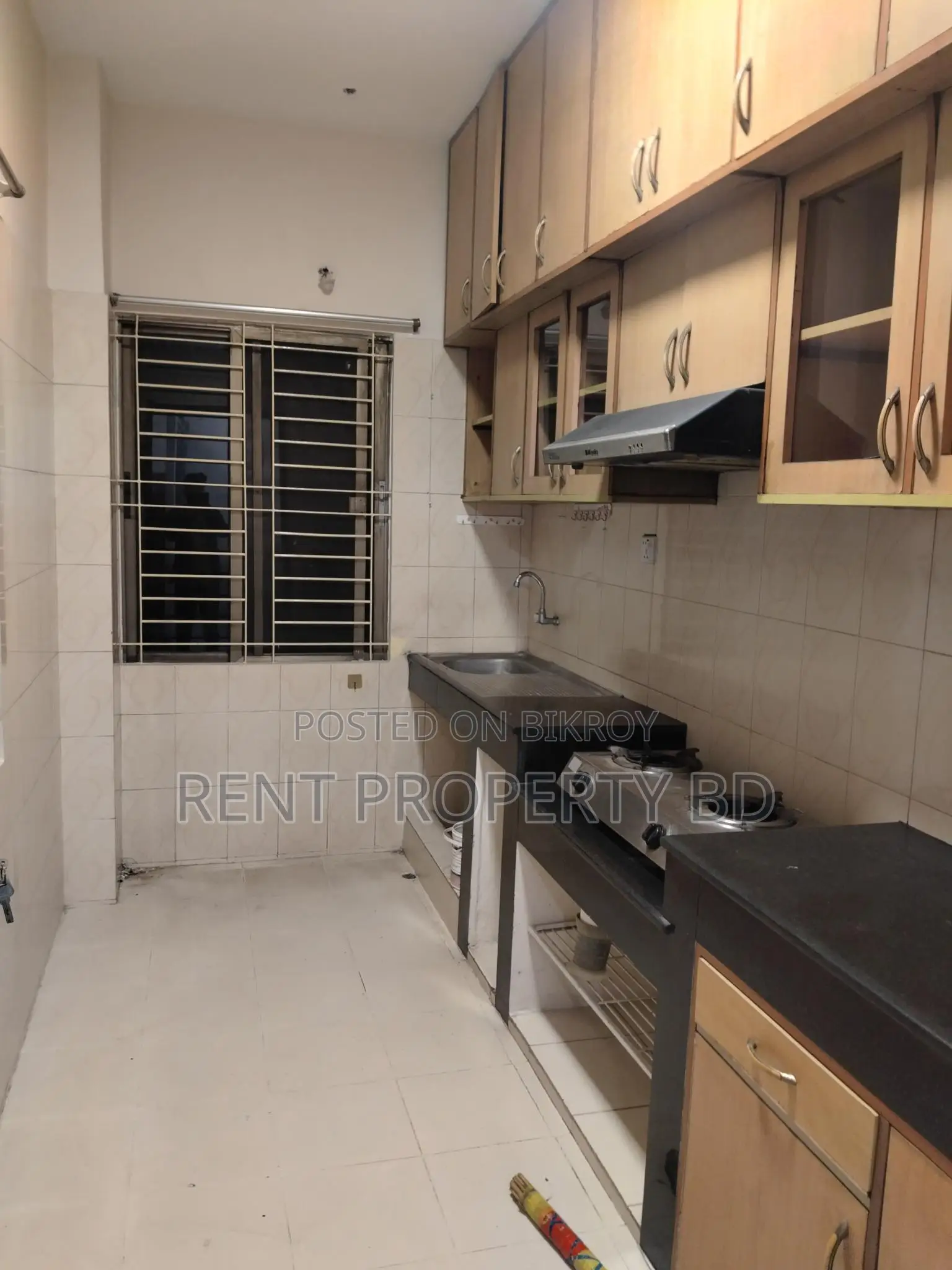 Unfurnished Flat For Rent In Banani in Banani