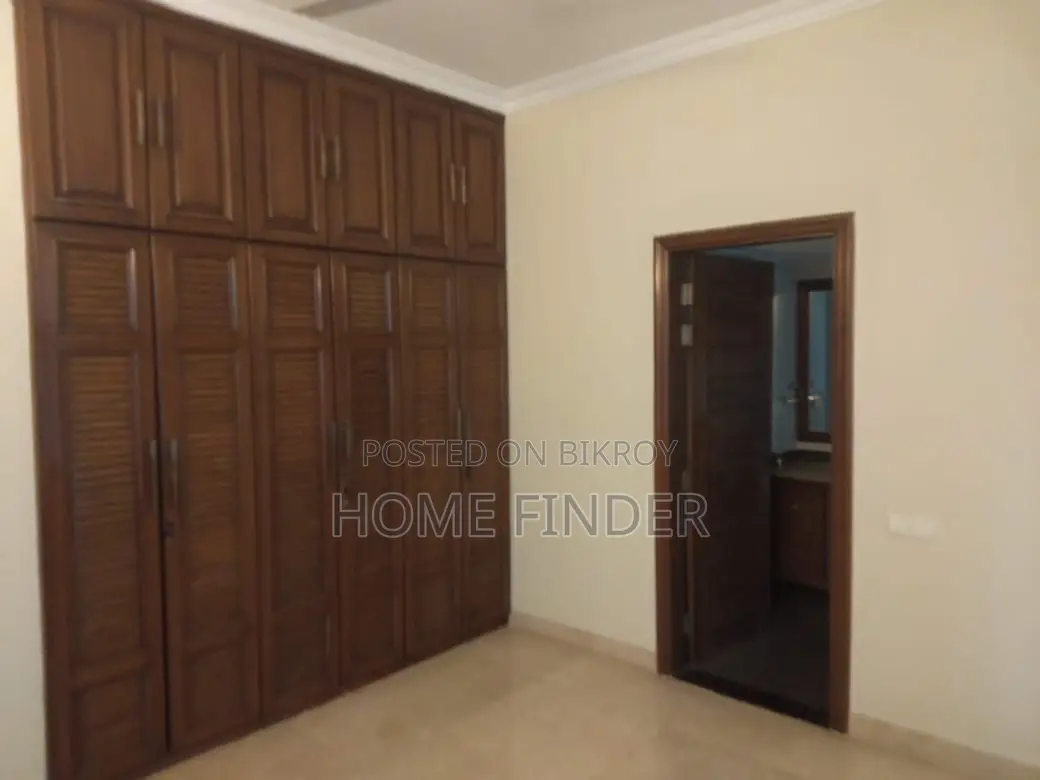 2750 Sqft 3 Bed Un-Furnished Apartment For Rent In Gulshan in Gulshan