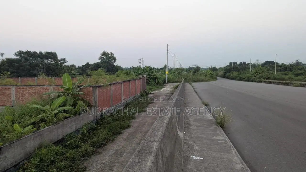On 150ft, 7.5 Katha Plot In Sec#25 in Purbachal