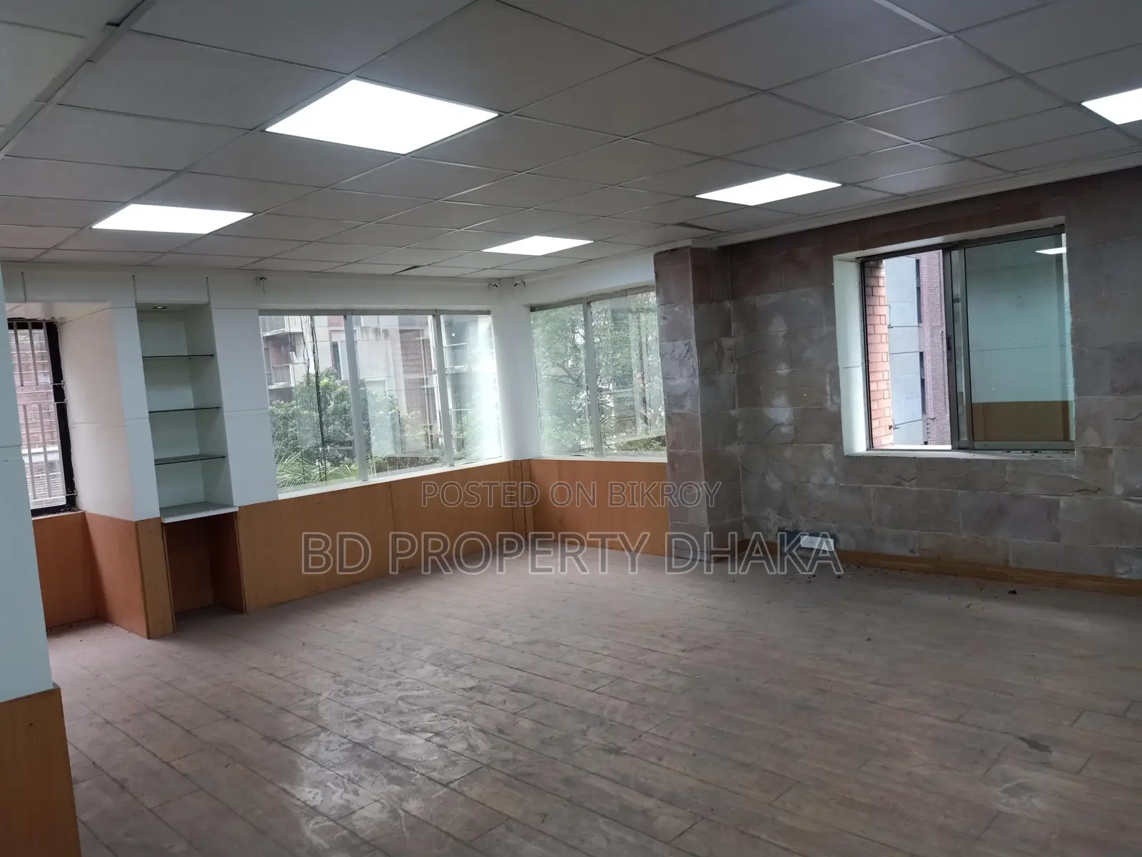 2000sqft Nice Open Commercial Space Rent in Gulshan Avenue in Gulshan