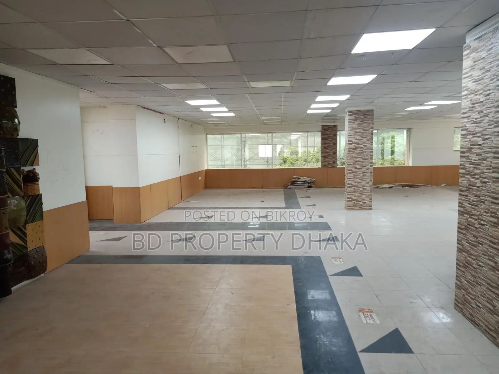 2000sqft Nice Open Commercial Space Rent in Gulshan Avenue in Gulshan