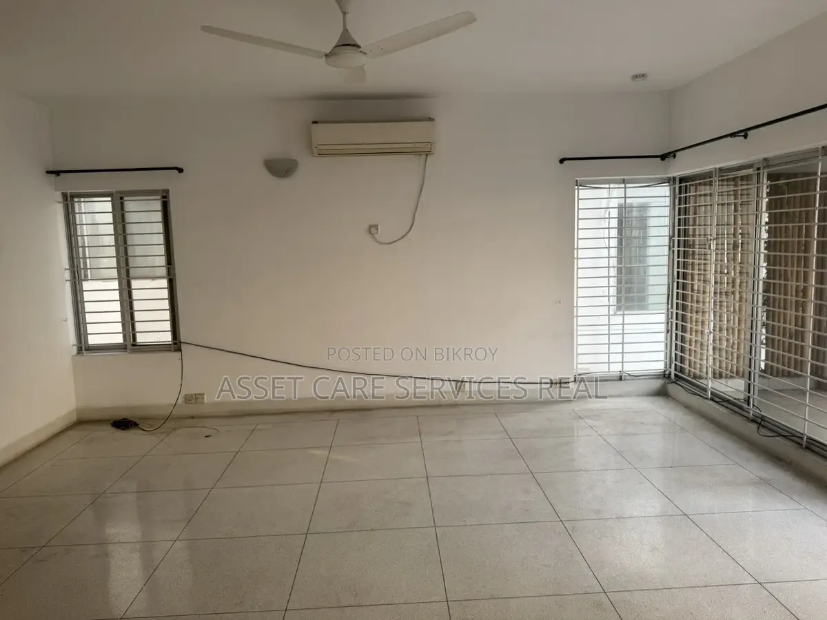 Excellent Duplex Apartment Rent in Diplomatic area North Gulshan-2 in Gulshan