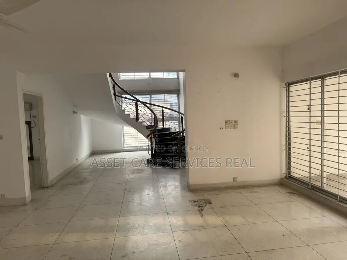 Excellent Duplex Apartment Rent in Diplomatic area North Gulshan-2 in Gulshan
