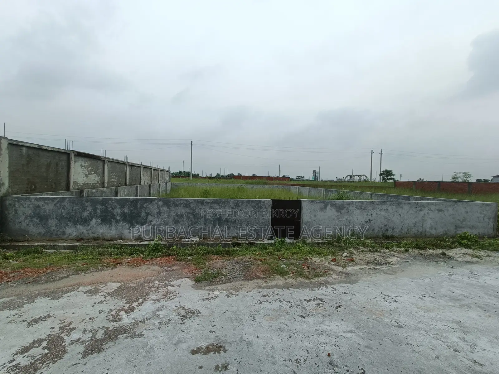 Nearby Park, 3 Katha Plot In Sec#15 in Purbachal
