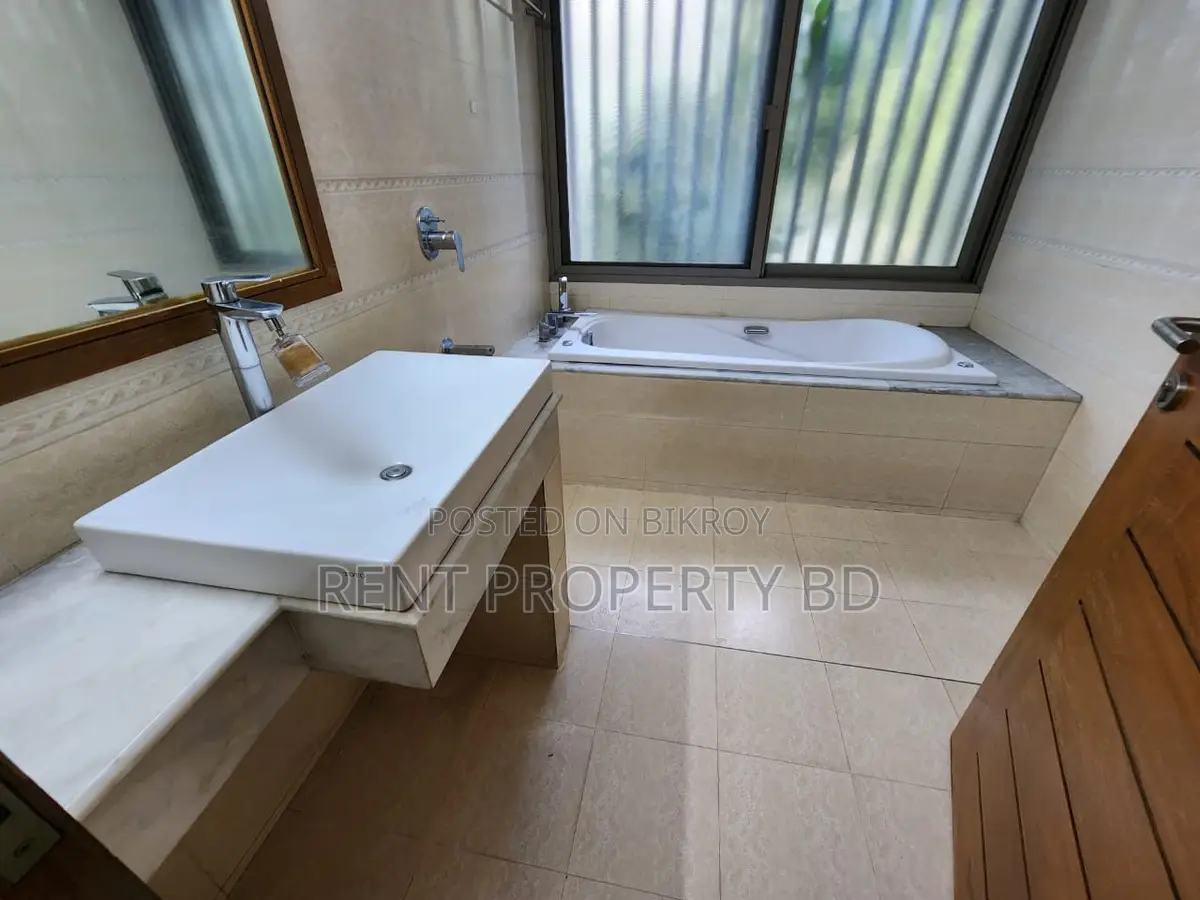 Luxurious Apartment for Rent with Gym, Community Meeting Area, and Garden in Gulshan