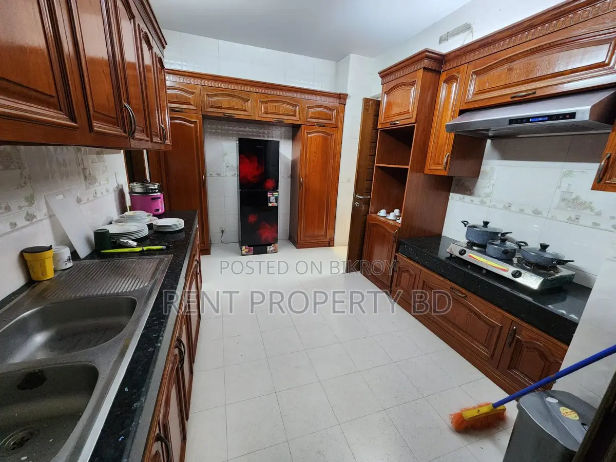 Luxurious Apartment for Rent with Gym, Community Meeting Area, and Garden in Gulshan