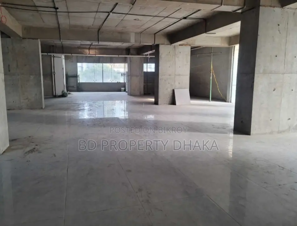 Rent a 4000 Sqft Open Commercial Space on Gulshan Avenue in Gulshan
