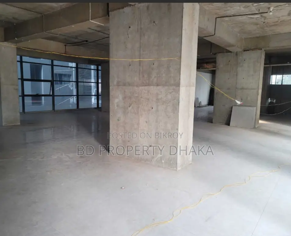Rent a 4000 Sqft Open Commercial Space on Gulshan Avenue in Gulshan