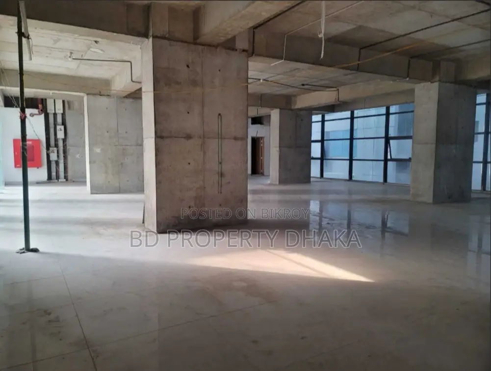 Rent a 4000 Sqft Open Commercial Space on Gulshan Avenue in Gulshan