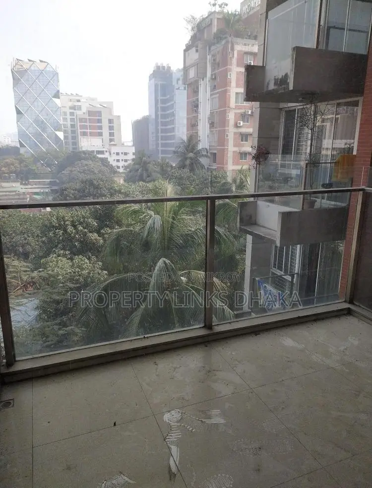Unfurnished flat for Rent in Gulshan in Gulshan