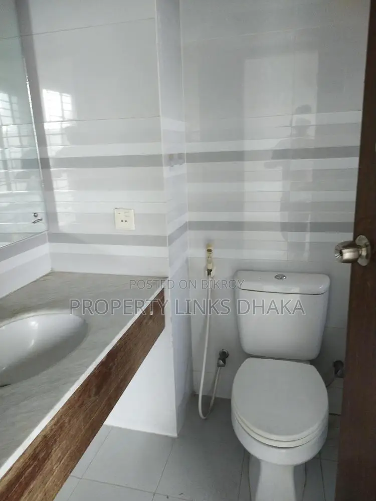 Unfurnished flat for Rent in Gulshan in Gulshan