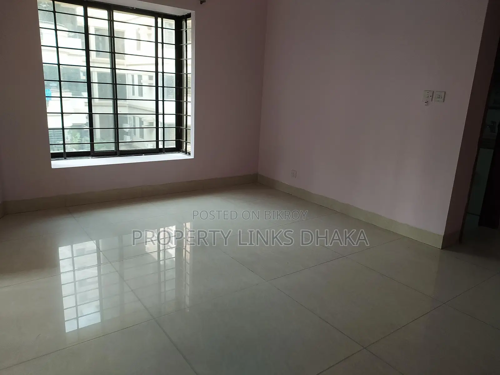 Unfurnished flat for Rent in Gulshan in Gulshan