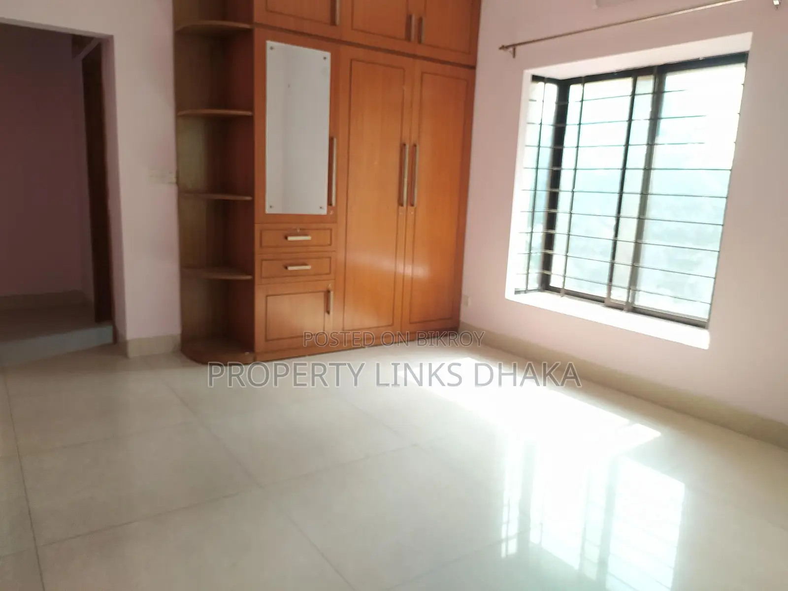 Unfurnished flat for Rent in Gulshan in Gulshan