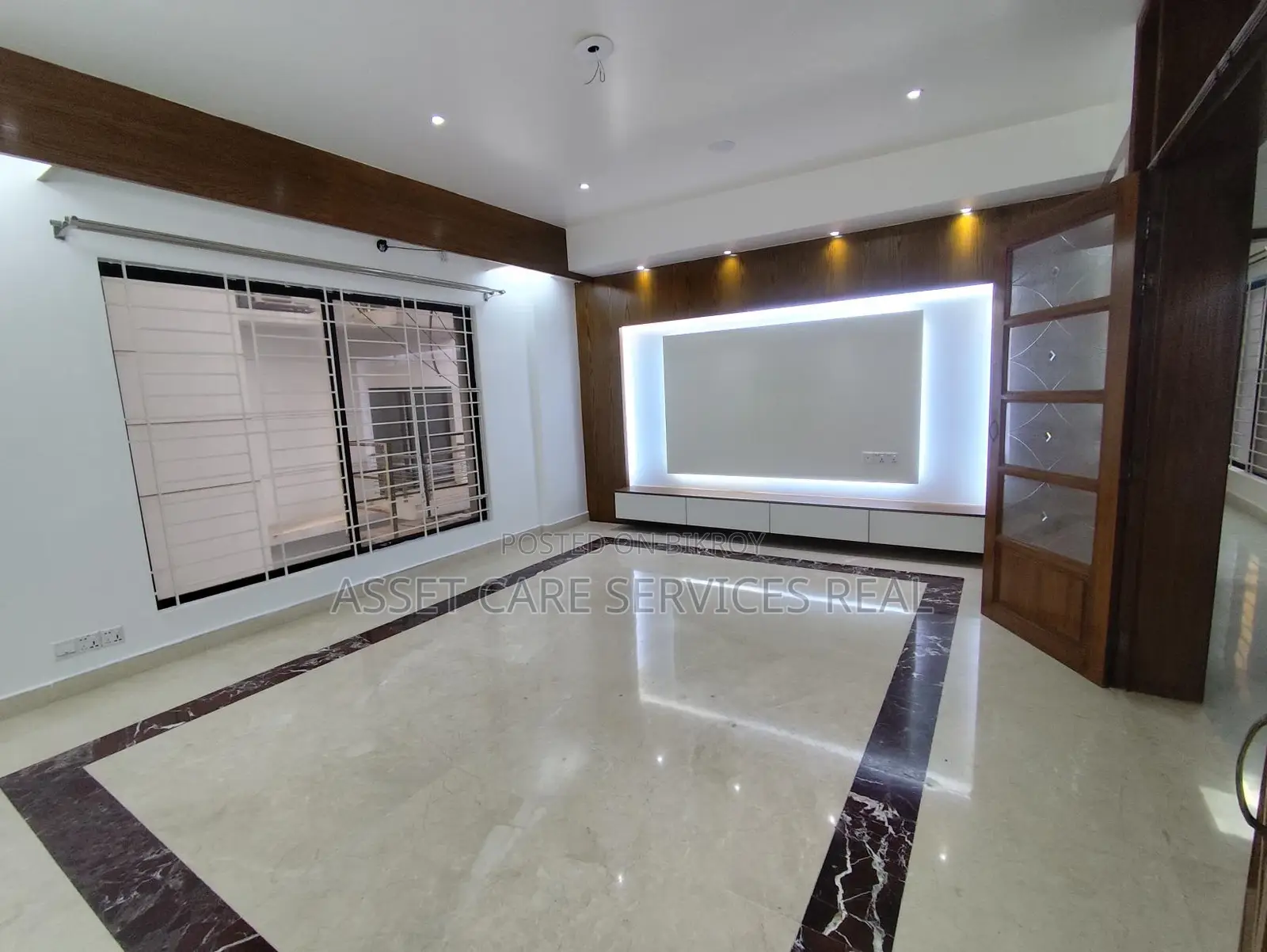 4Bed Beautiful Apartment Rent In Baridhara Diplomatic Zone in Baridhara