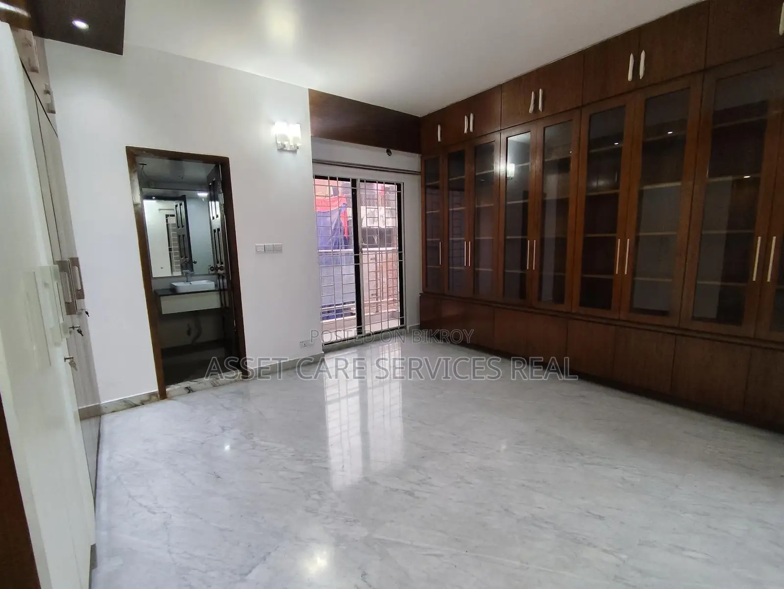 4Bed Beautiful Apartment Rent In Baridhara Diplomatic Zone in Baridhara