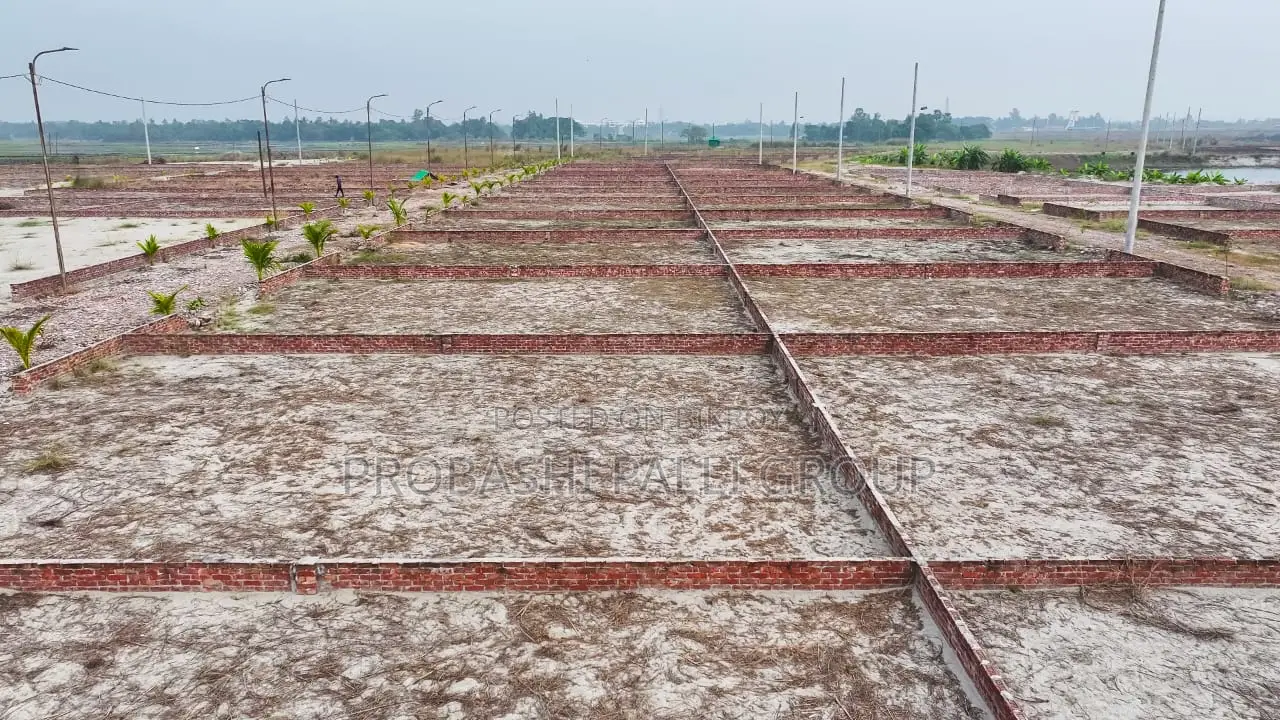 Plots are being sold at a one-time price in Probashi Polli's Purbachal project. in Banani