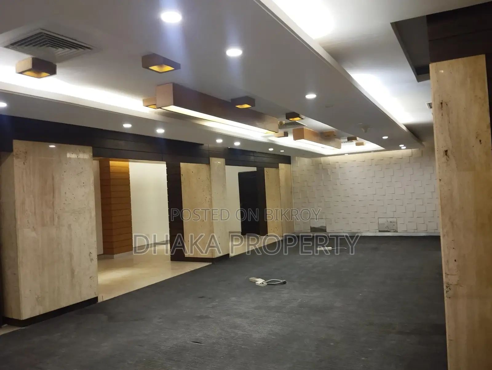 SEMI-FURNISHED COMMERCIAL OFFICE SPACE FOR RENT IN GULSHAN AVENUE in Gulshan
