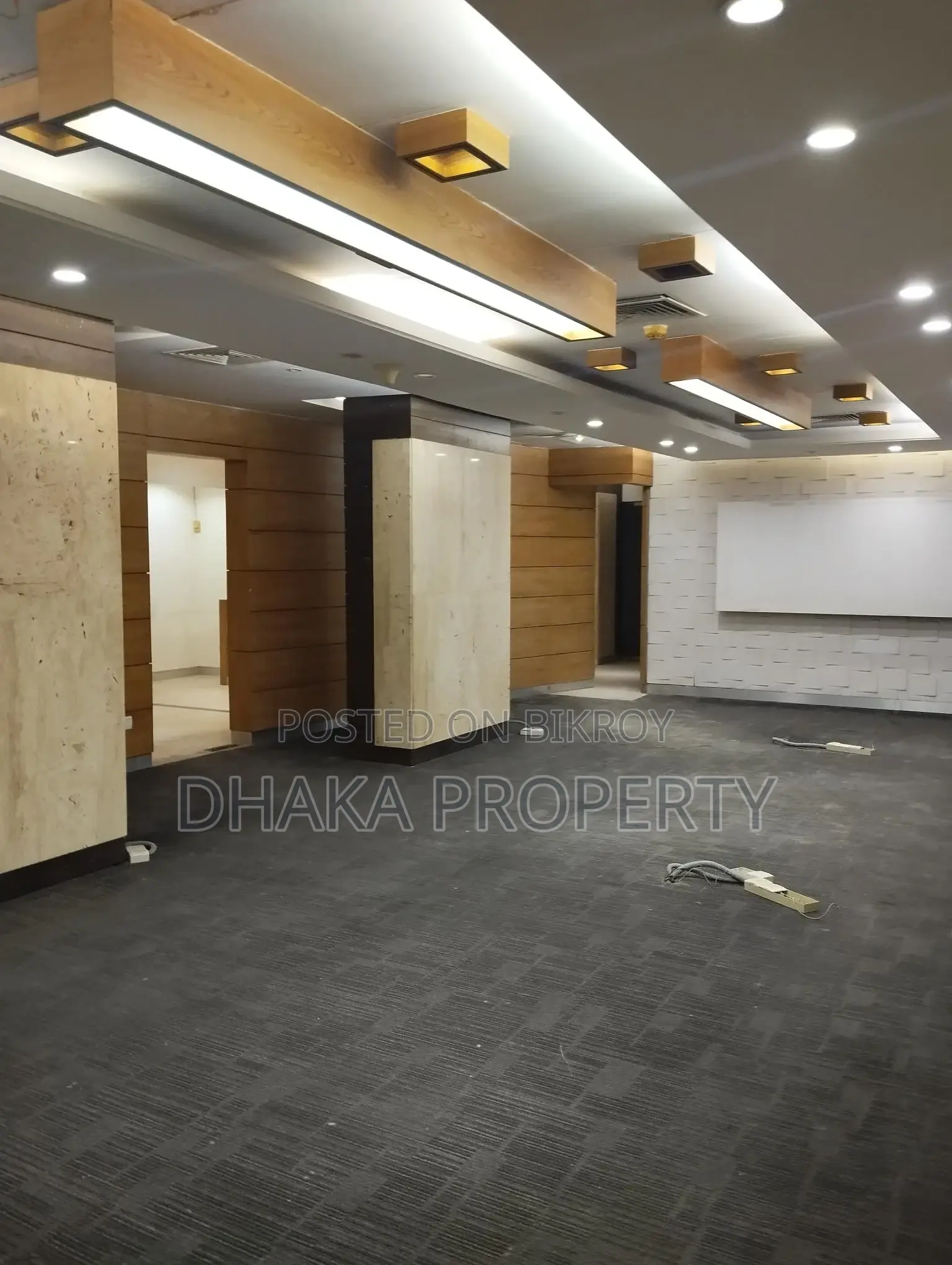SEMI-FURNISHED COMMERCIAL OFFICE SPACE FOR RENT IN GULSHAN AVENUE in Gulshan