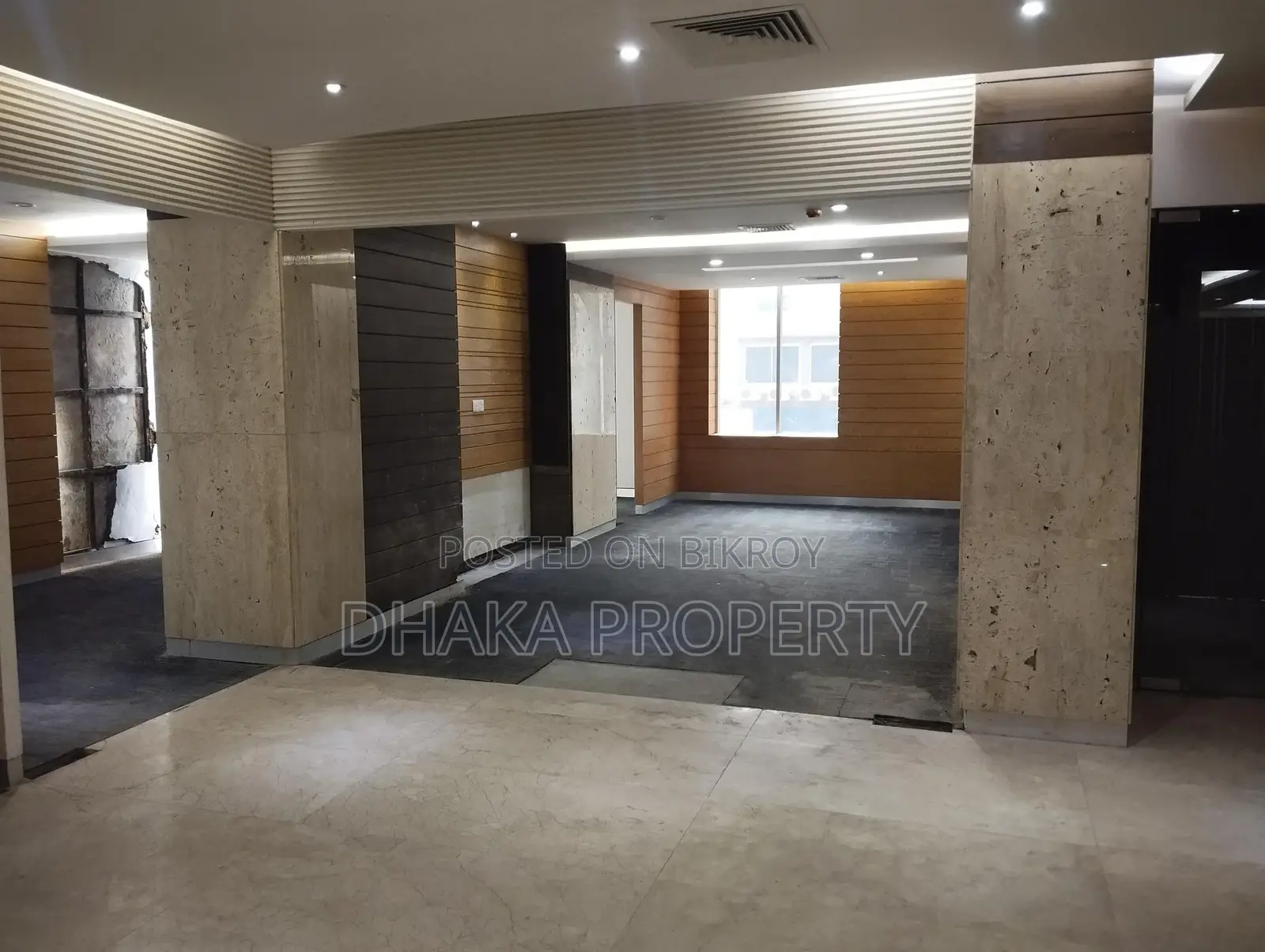 SEMI-FURNISHED COMMERCIAL OFFICE SPACE FOR RENT IN GULSHAN AVENUE in Gulshan