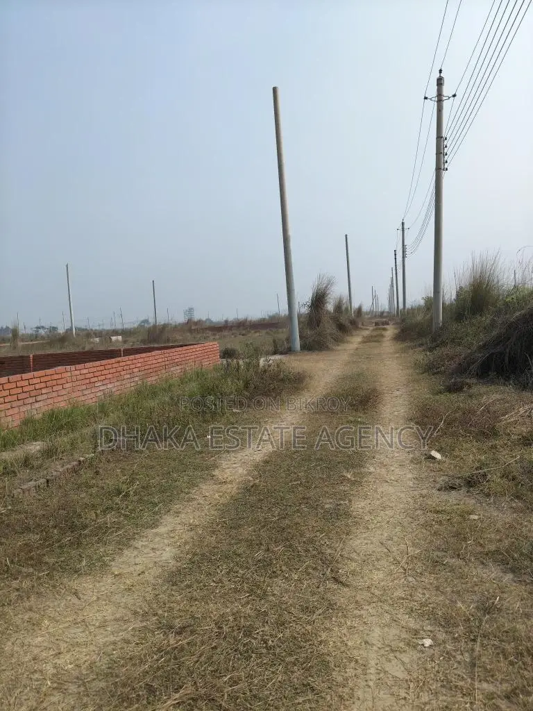 05 katha plot adjacent to 300 feet in Purbachal