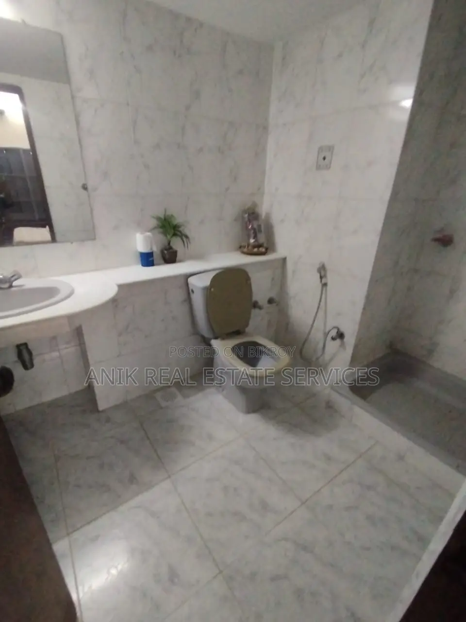 Wonderful Full Furnished Flat Rent In Gulshan 2 in Gulshan