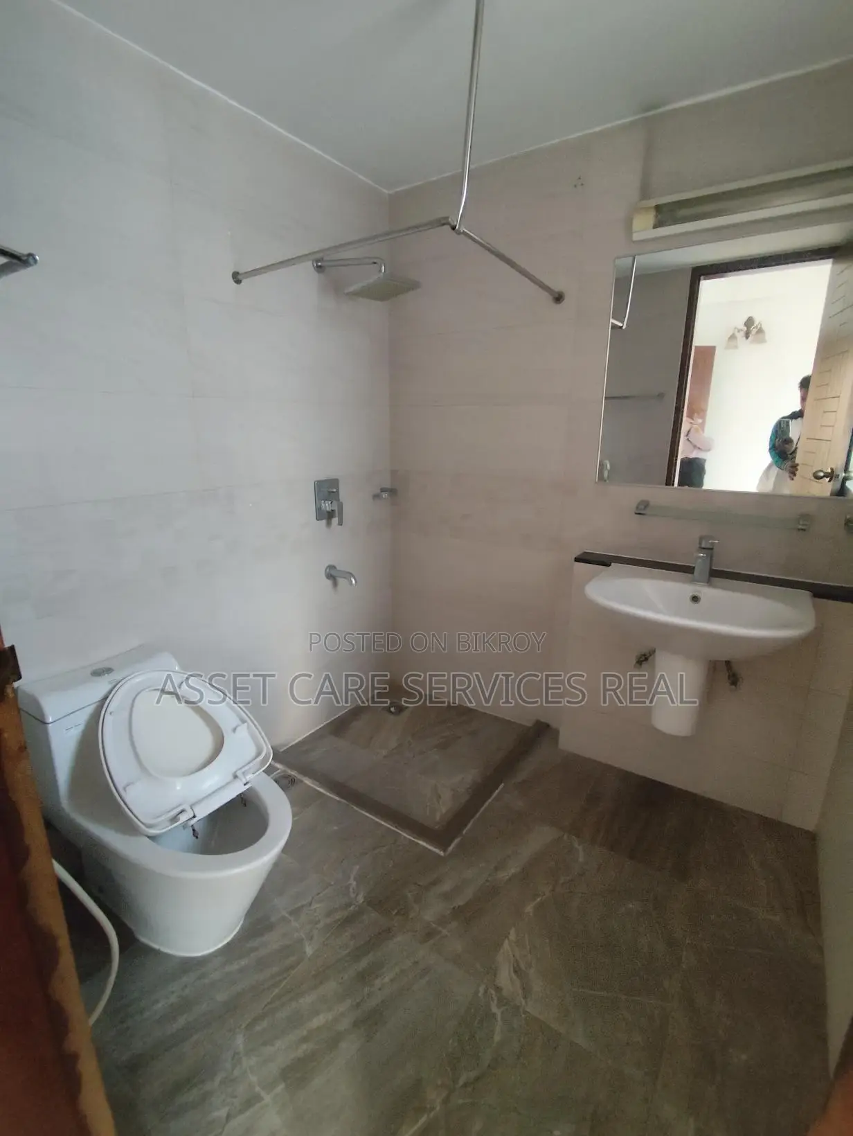Baridhara Diplomatic Zone 4Bed Un-Furnished Apartment Rent in Baridhara