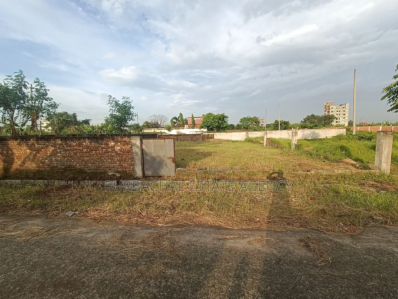 Near 150ft, 5 Katha Plot In Sec#11 in Purbachal