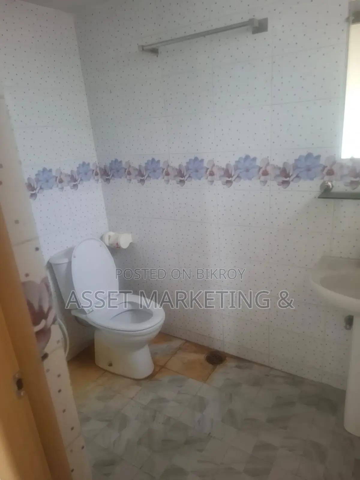 Used Apartment for Sale – West Dhanmondi 8/A, Dhaka in Dhanmondi