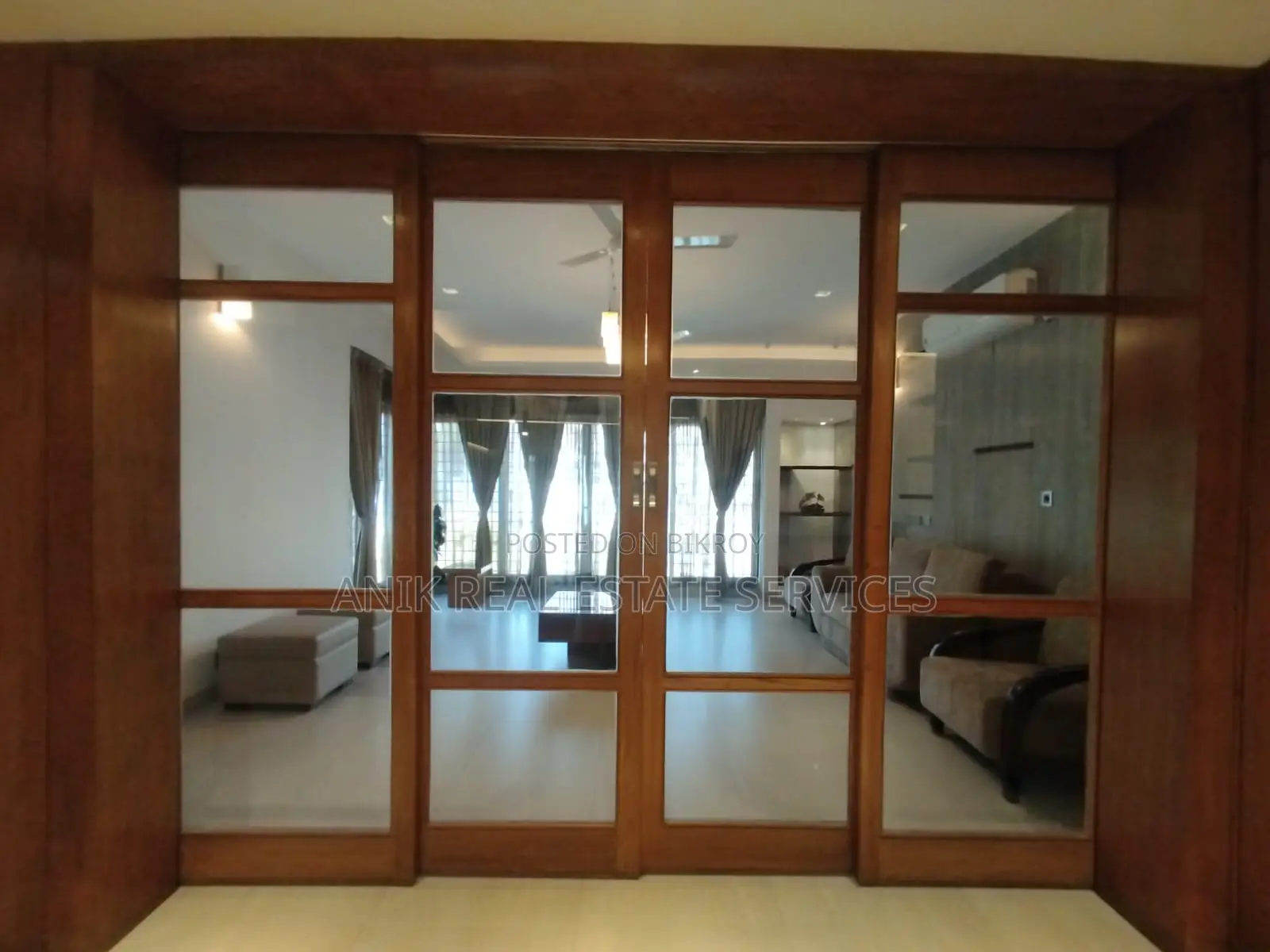 Luxurious 3 Bedroom Full Farnised Flat Rent At Baridhara in Baridhara