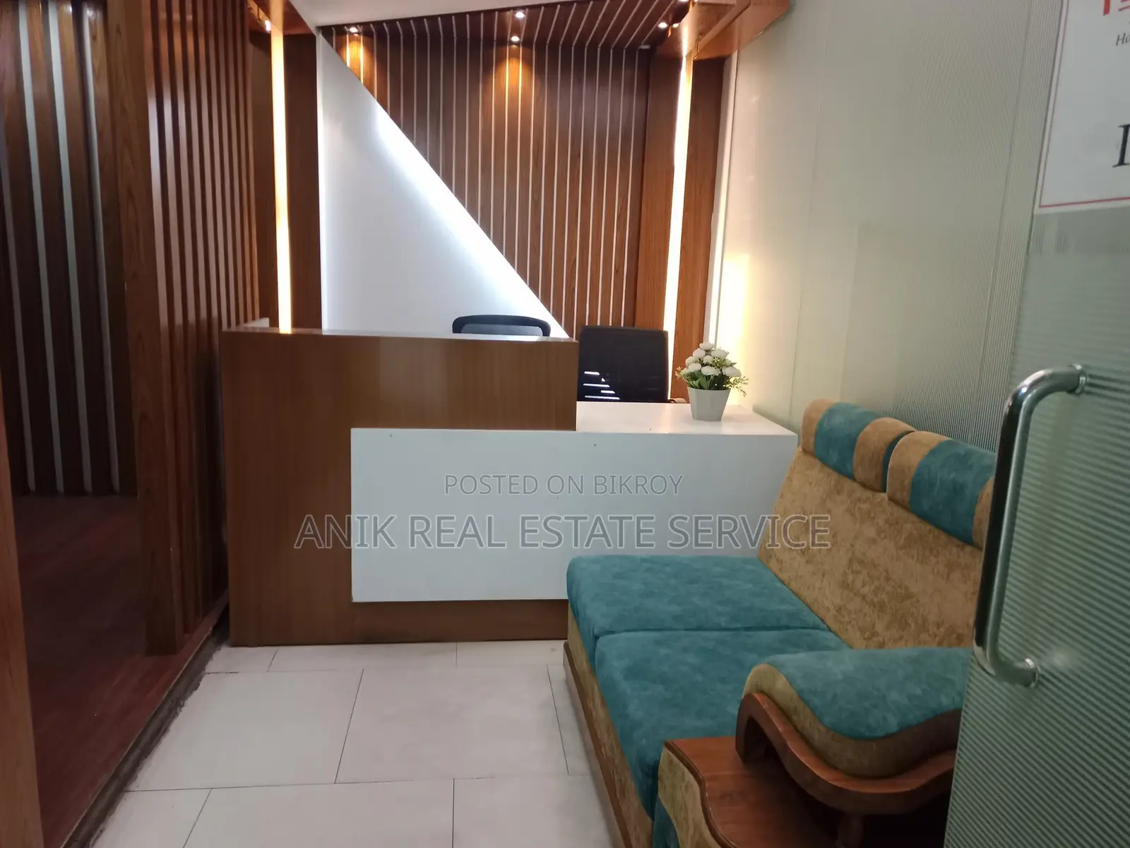 Commarcial 2200 Sft Full Farni Flat Rent At Gulshan 2 in Gulshan