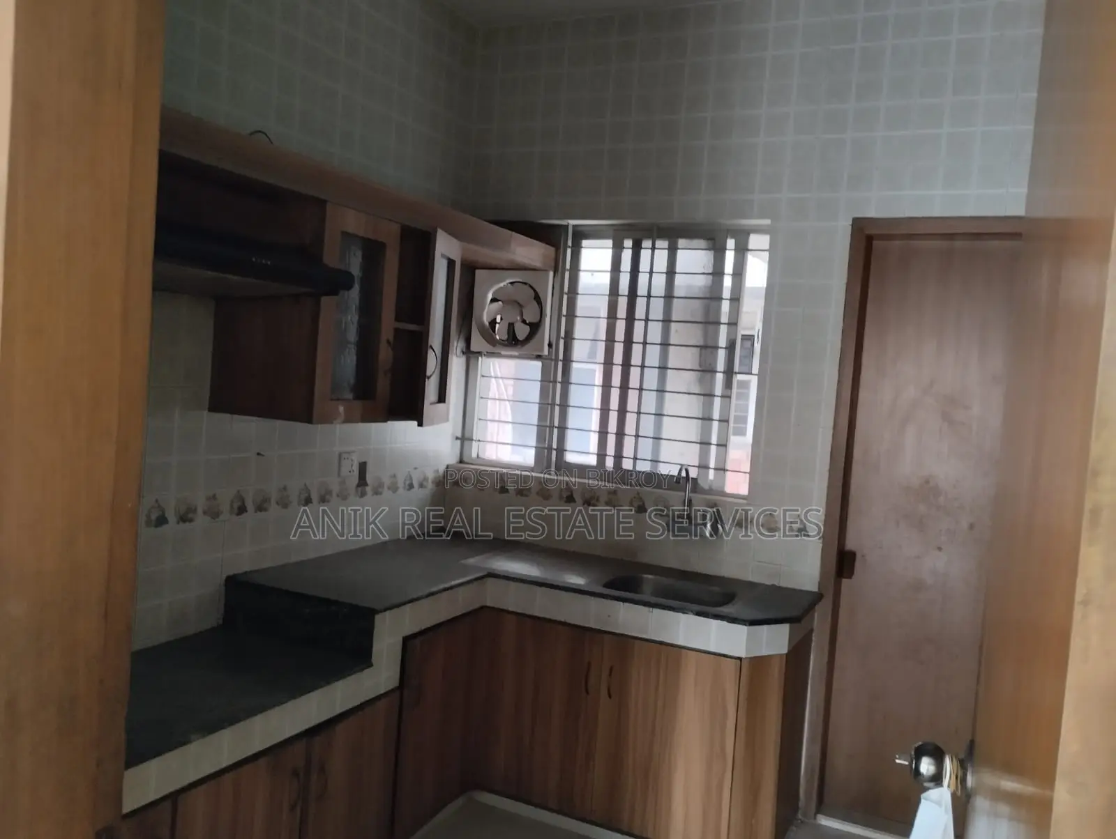 Good Quality 4 Bedroom Flat Rent At Banani in Banani
