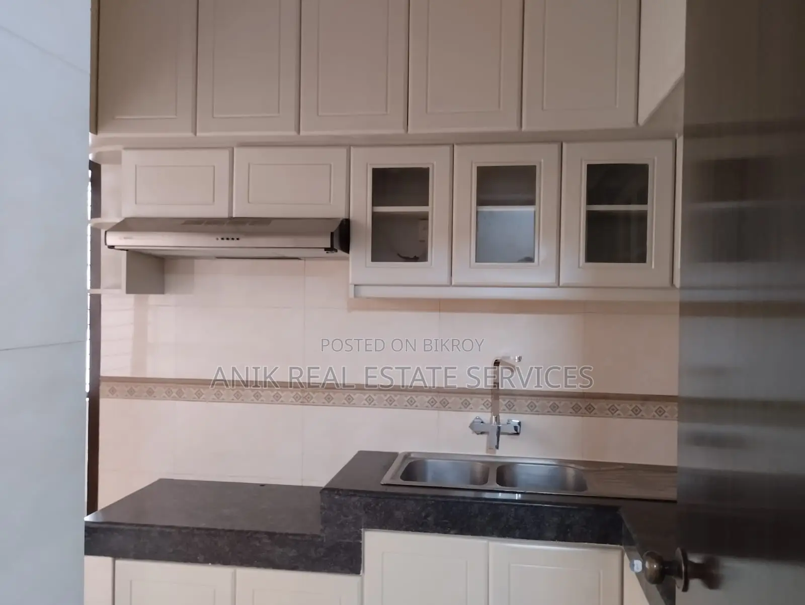 Good Quality 3 Bedroom Unfurnished Flat Rent At Banani in Banani