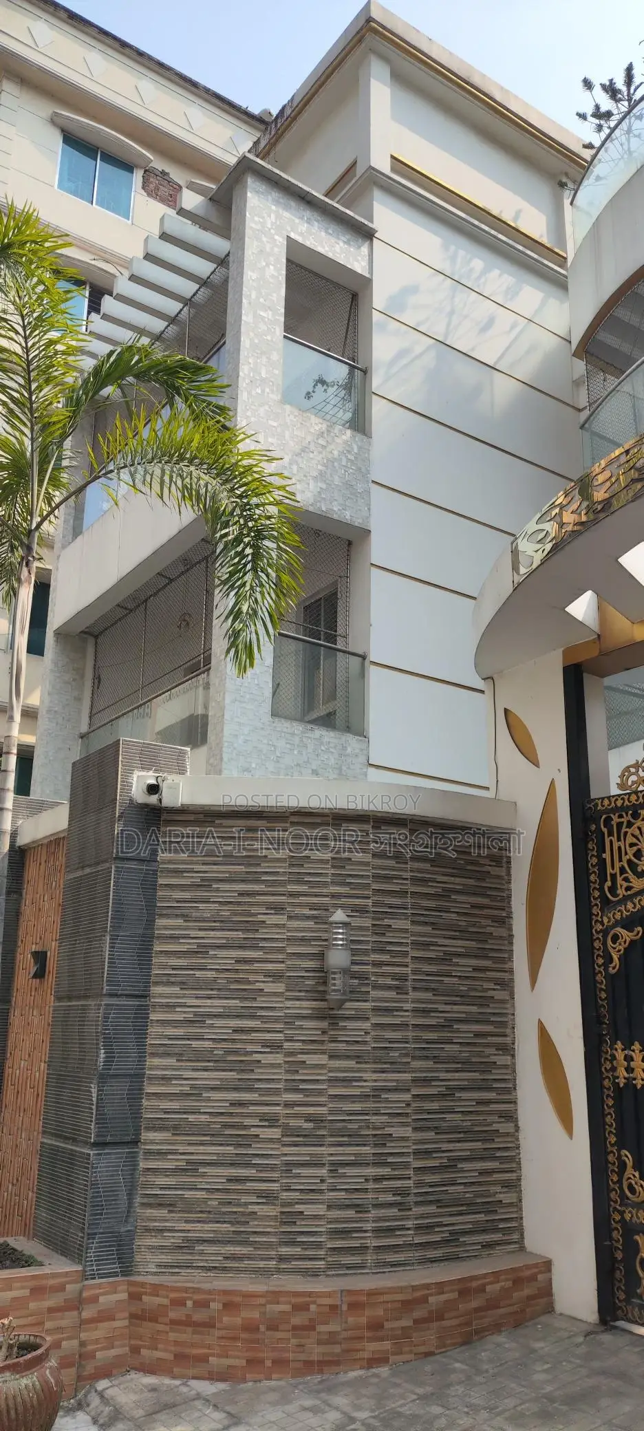 Triplex for sale on 5 katha land in Bashundhara G Block in Basundhara