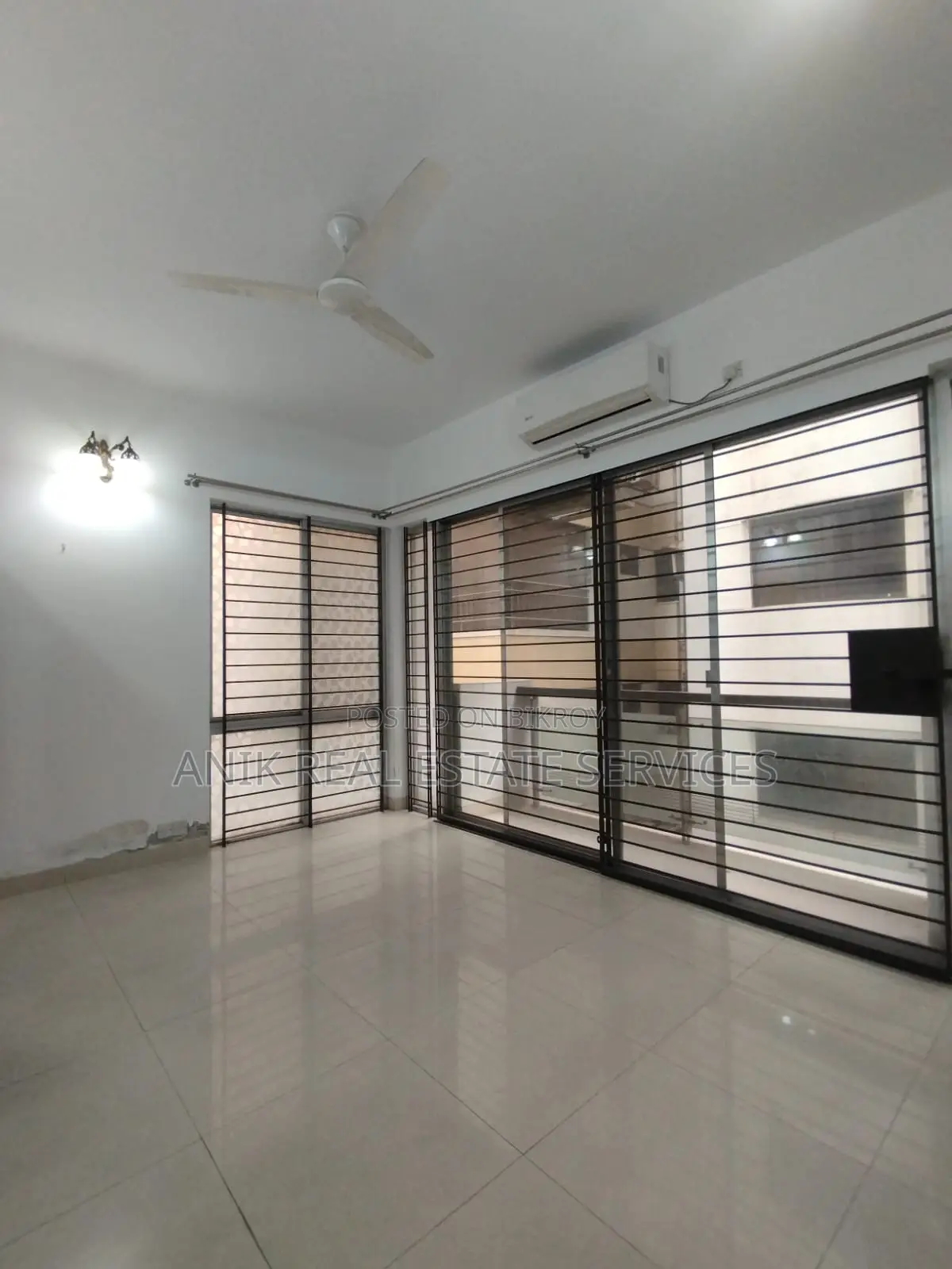 Good Quality Semi Furnished Flat Rent At Baridhara in Baridhara
