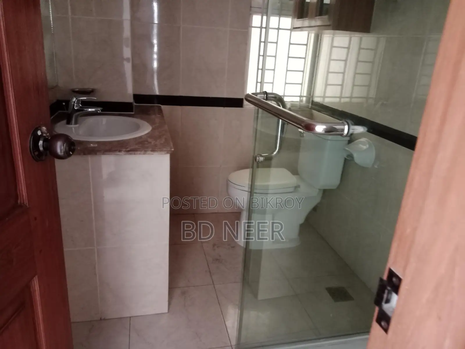 pretty looking 3 Bed room apt rent in Gulshan 2 in Gulshan