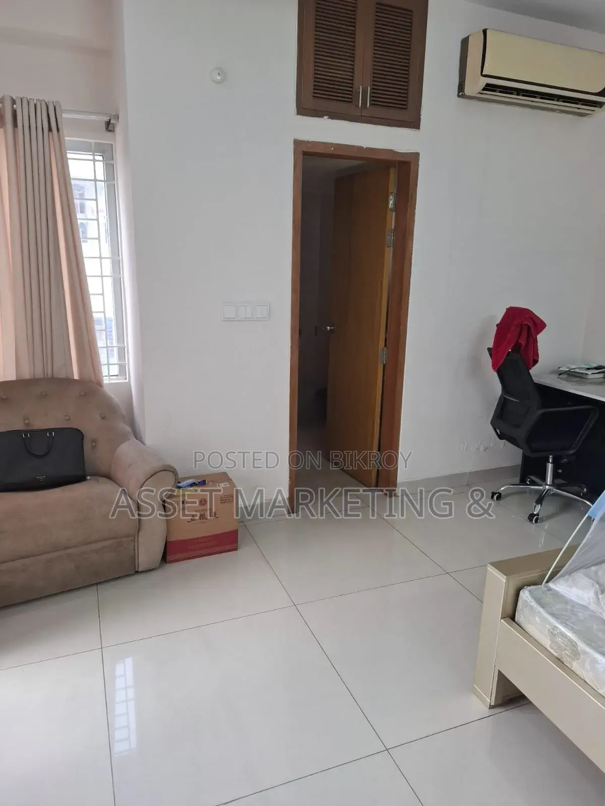 Used Apartment For Sale – Baridhara Diplomatic Zone in Baridhara